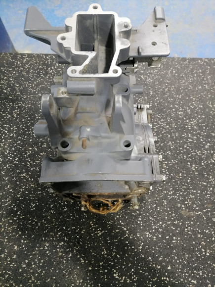 б/у Yamaha 9.9-15 блок цилиндров 63V-15100-02-00 б/у Yamaha 9.9-15 блок цилиндров 63V-15100-02-00