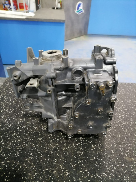 б/у Yamaha 9.9-15 блок цилиндров 63V-15100-02-00 б/у Yamaha 9.9-15 блок цилиндров 63V-15100-02-00