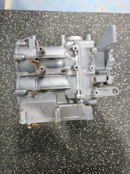 б/у Yamaha 9.9-15 блок цилиндров 63V-15100-02-00 б/у Yamaha 9.9-15 блок цилиндров 63V-15100-02-00