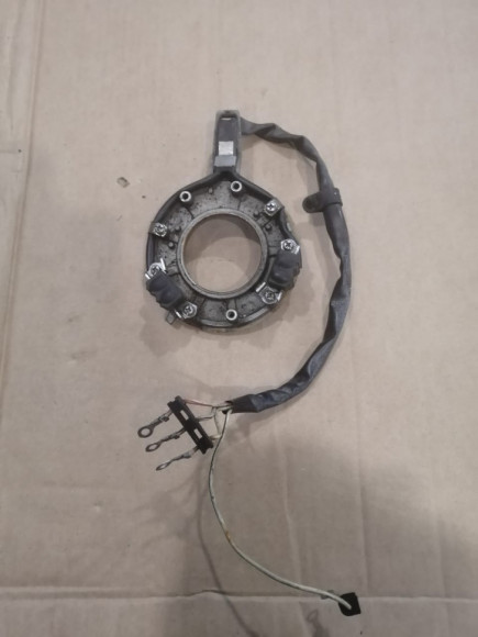 б/у Yamaha 90 основание с катушками в сборе 688-08558-01-20