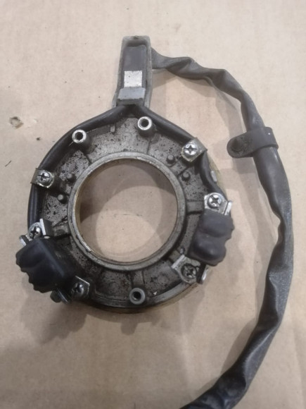 б/у Yamaha 90 основание с катушками в сборе 688-08558-01-20