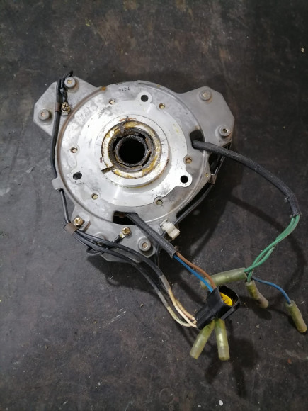 б/у Yamaha 40-50 основание с катушками зажигания в сборе 63D-85560-10-00