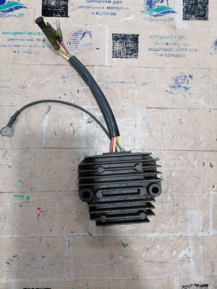 б/у Yamaha F20-40 выпрямитель 65W-81960-00-00
