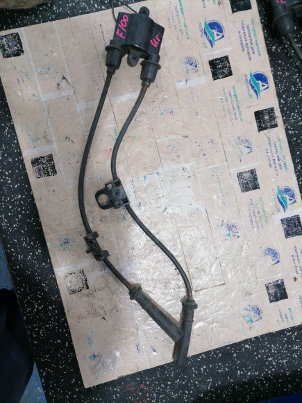 б/у Yamaha F80-100 высоковольтная катушка 67F-85570-00-00