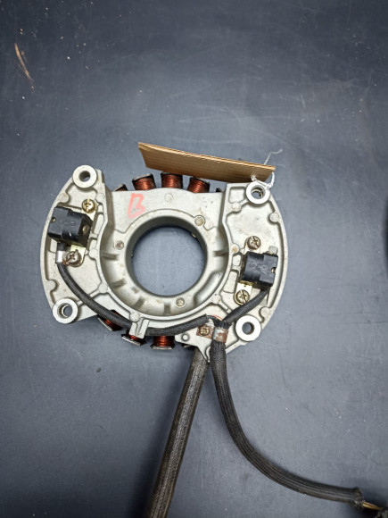 б/у Yamaha F80-100 генератор в сборе с основанием 67F-85560-01-00, 804262T