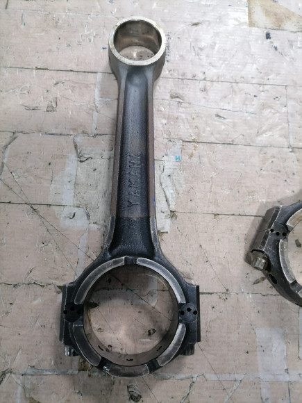 б/у Yamaha 225-250 шатун 61A-11650-00-00 б/у Yamaha 225-250 шатун 61A-11650-00-00