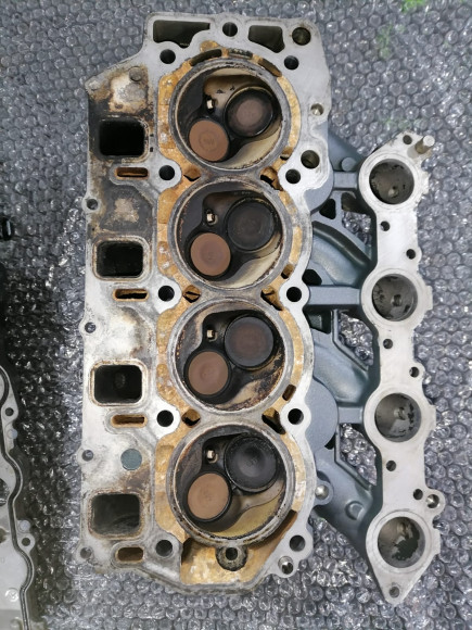 б/у Yamaha F50A головка блока цилиндров 62Y-11111-20-94 б/у Yamaha F50A головка блока цилиндров 62Y-11111-20-94