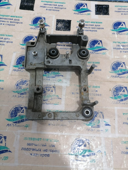 б/у Yamaha 40Q корпус крепления деталей 6R6-85542-00-94 б/у Yamaha 40Q корпус крепления деталей 6R6-85542-00-94
