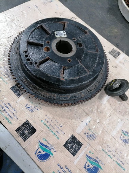 б/у Suzuki DF115-140 маховик 32102-92J00-000