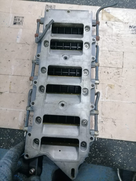 б/у Yamaha 250 основание кланов впуска в сборе 61A-13624-30-1S,65L-13610-01-00 б/у Yamaha 250 основание кланов впуска в сборе 61A-13624-30-1S,65L-13610-01-00