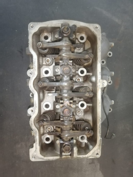 б/у Yamaha F30-40 головка блока цилиндров в сборе 67C-W009A-00-4D б/у Yamaha F30-40 головка блока цилиндров в сборе 67C-W009A-00-4D