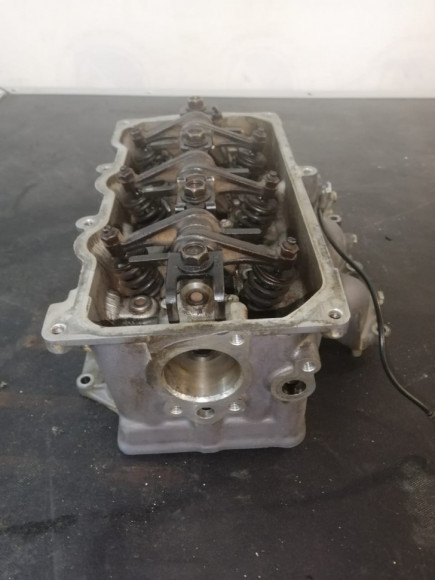 б/у Yamaha F30-40 головка блока цилиндров в сборе 67C-W009A-00-4D б/у Yamaha F30-40 головка блока цилиндров в сборе 67C-W009A-00-4D