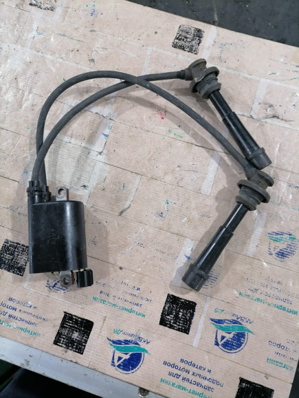 б/у Suzuki DF90-140 высоковольтная катушка 33420-90J00-000 б/у Suzuki DF90-140 высоковольтная катушка 33420-90J00-000