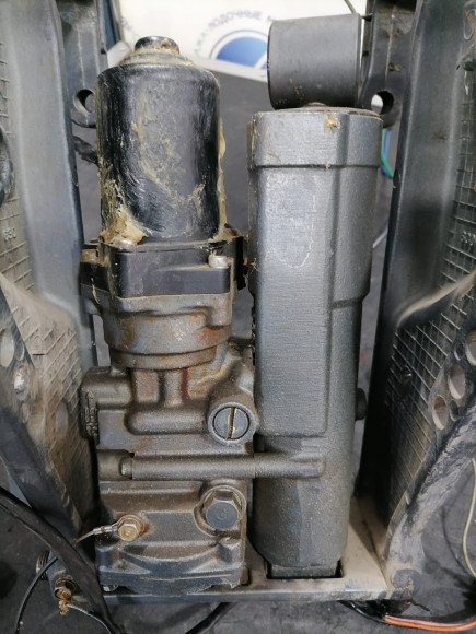 б/у Yamaha F40-50,40-50 гидроподъемник 62Y-43800-01-4D