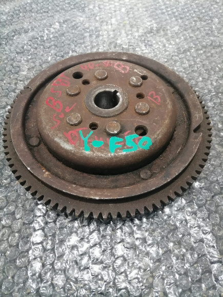 б/у Yamaha F50A маховик 62Y-85550-01-00 б/у Yamaha F50A маховик 62Y-85550-01-00