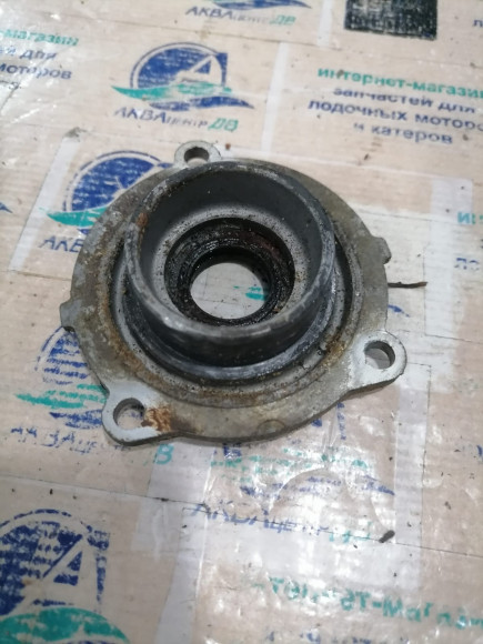 б/у Yamaha 6-8 корпус верхнего сальника 6G1-15359-01-94 б/у Yamaha 6-8 корпус верхнего сальника 6G1-15359-01-94