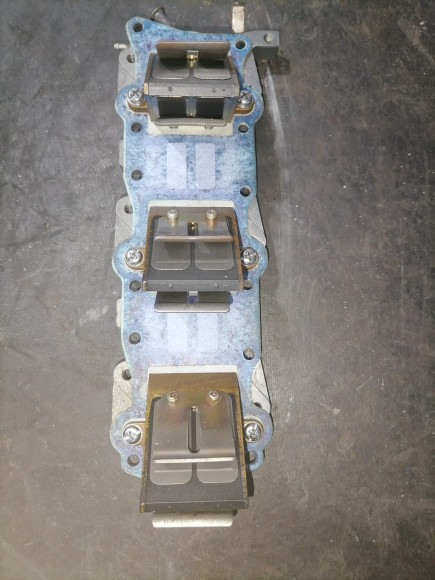 б/у Yamaha 40-50 клапана впуска в сборе 6H5-13610-00-00,6H4-13641-30-00 б/у Yamaha 40-50 клапана впуска в сборе 6H5-13610-00-00,6H4-13641-30-00
