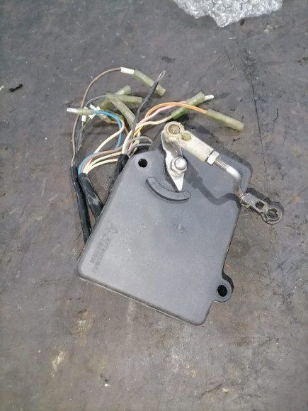 б/у Yamaha 40-50 коммутатор 6H5-85540-01-00 б/у Yamaha 40-50 коммутатор 6H5-85540-01-00