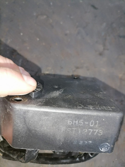 б/у Yamaha 40-50 коммутатор 6H5-85540-01-00 б/у Yamaha 40-50 коммутатор 6H5-85540-01-00