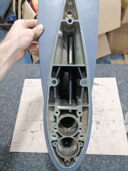 б/у Yamaha 60-90 корпус редуктора 6H1-45301-03-4D, 6H1-45301 б/у Yamaha 60-90 корпус редуктора 6H1-45301-03-4D, 6H1-45301