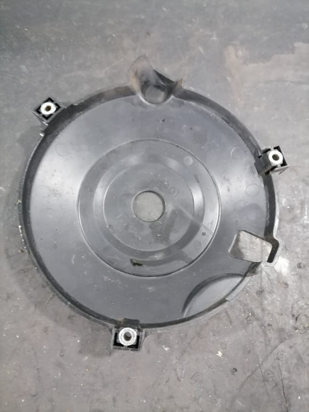 б/у Yamaha 40-50 крышка маховика 6H4-81337-01-00 б/у Yamaha 40-50 крышка маховика 6H4-81337-01-00