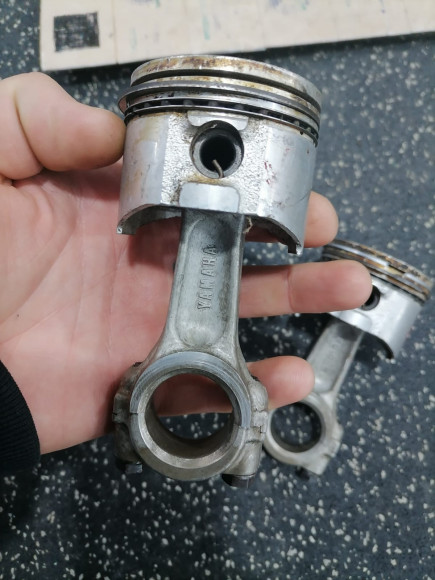 б/у Yamaha F8-9.9 шатун 6G8-11650-03 б/у Yamaha F8-9.9 шатун 6G8-11650-03