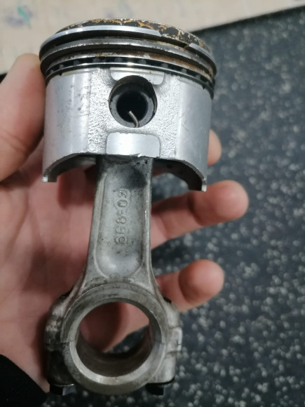 б/у Yamaha F8-9.9 шатун 6G8-11650-03 б/у Yamaha F8-9.9 шатун 6G8-11650-03