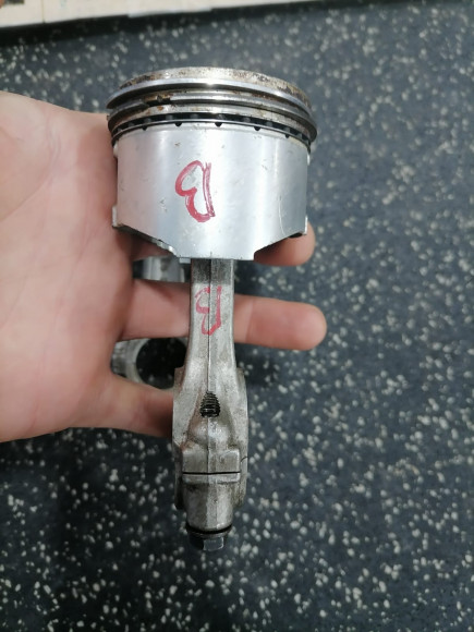б/у Yamaha F8-9.9 шатун 6G8-11650-03 б/у Yamaha F8-9.9 шатун 6G8-11650-03