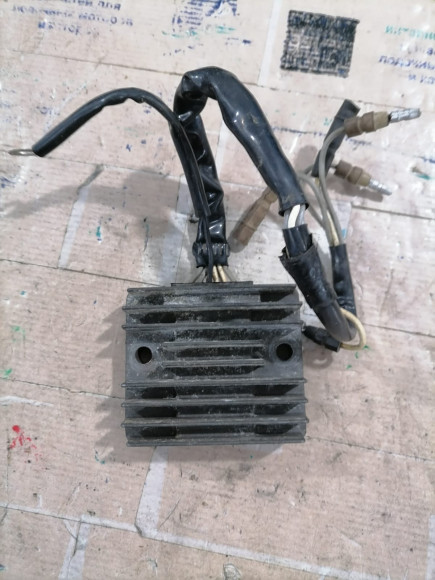 б/у Honda 35-50 выпрямитель 31600-ZV5-003 б/у Honda 35-50 выпрямитель 31600-ZV5-003