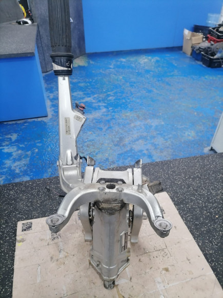 б/у Honda 8 поворотный кронштейн в сборе 50101-881-840ZA,50200-881-840ZA,
