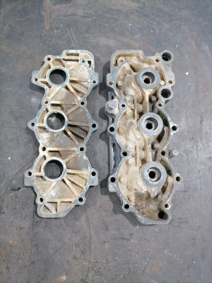 б/у Yamaha 40-50 головка блока цилиндров 6H4-11111-00-94 б/у Yamaha 40-50 головка блока цилиндров 6H4-11111-00-94