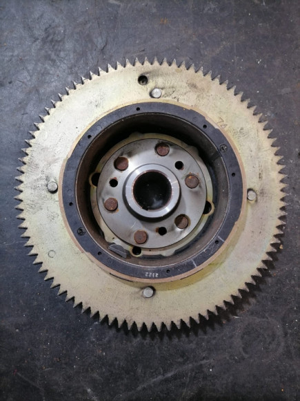 б/у  Yamaha F60A маховик  69W-85550-00