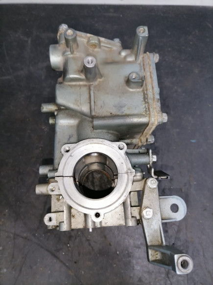 б/у Yamaha 6-8 блок цилиндров 6G1-15100-00-94