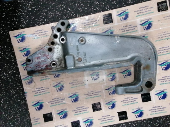 б/у Yamaha 60-70 струбцина 6H1-43112-00-EJ