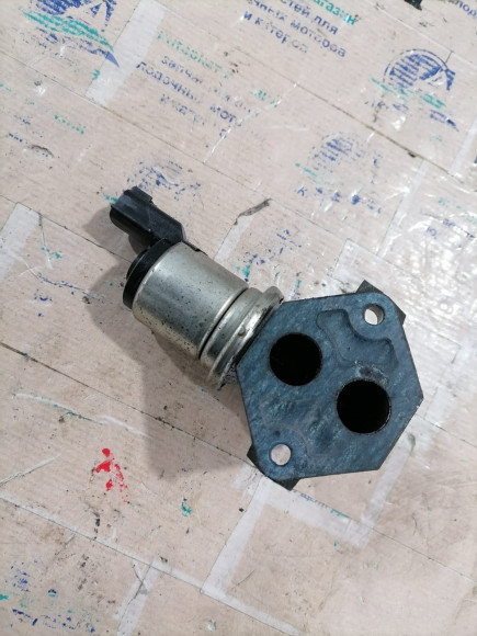 б/у Suzuki DF90-140 клапан холостого хода 18137-77E00-000 б/у Suzuki DF90-140 клапан холостого хода 18137-77E00-000