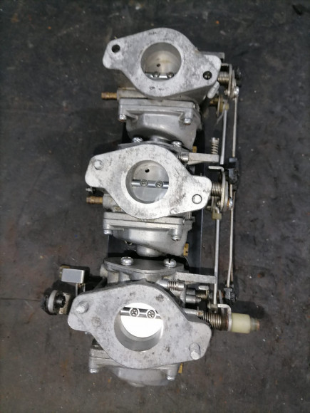 б/у Yamaha 40 карбюратор в сборе 6H4-14301-08-00, 6H4-14302-08-00, 6H4-14303-08-00 б/у Yamaha 40 карбюратор в сборе 6H4-14301-08-00, 6H4-14302-08-00, 6H4-14303-08-00