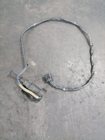 б/у Yamaha 150-225 датчик уровня масла 6R3-85730-02-00 б/у Yamaha 150-225 датчик уровня масла 6R3-85730-02-00