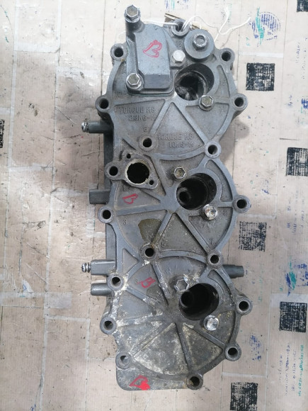 б/у Suzuki DT60-65 головка блока цилиндров 11111-94702-0ED б/у Suzuki DT60-65 головка блока цилиндров 11111-94702-0ED