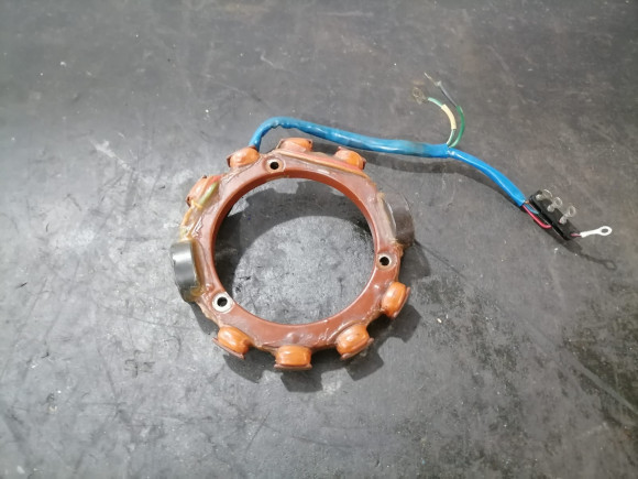 б/у Yamaha 150-225генератор 6G5-85510-11-00 б/у Yamaha 150-225генератор 6G5-85510-11-00