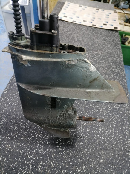 б/у Yamaha 6-8 редуктор 6M8-G5300-10-4D длина L