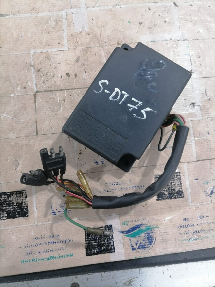 б/у Suzuki DT75-85 коммутатор 32900-95522-000 б/у Suzuki DT75-85 коммутатор 32900-95522-000