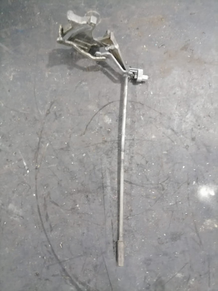 б/у Yamaha 40-50 ось включения хода 63D-44120-10-00 L(укороченная) б/у Yamaha 40-50 ось включения хода 63D-44120-10-00 L(укороченная)