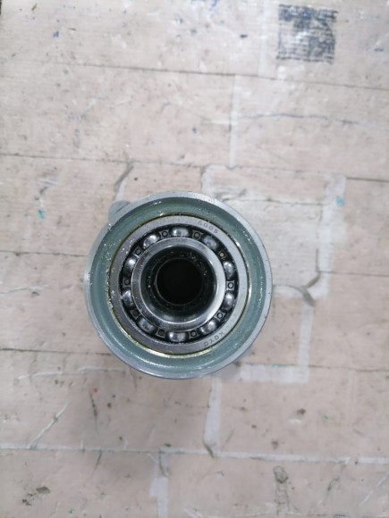 б/у Yamaha 9.9-15 корпус подшипников гребного винта 683-45361-02-8D б/у Yamaha 9.9-15 корпус подшипников гребного винта 683-45361-02-8D